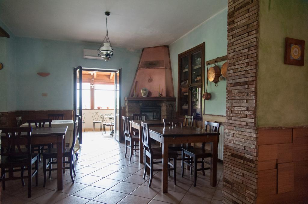 Agriturismo La Solagna Montebello di Bertona Exterior foto