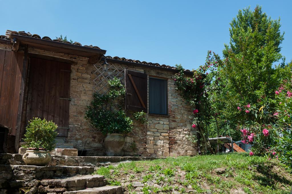 Agriturismo La Solagna Montebello di Bertona Exterior foto